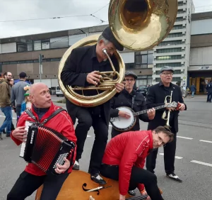 Bild Christoph als Straßenmusiker, Christoph_Krzeslack_Saxophonist